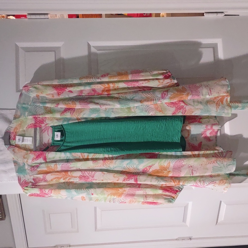 cabi #6185 Sunset Kimono size large. Beautiful tropical animal print